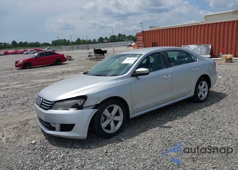 2014 Volkswagen Passat 1.8T Wolfsburg Edition z USA, uszkodzony, nr VIN 1VWAS7A31EC037187